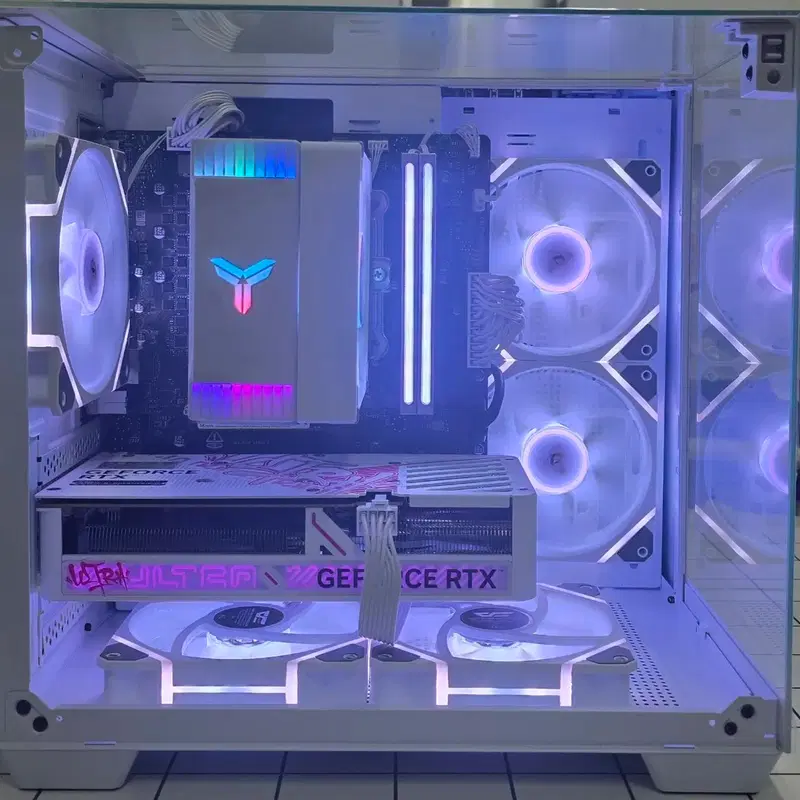 7500f, rtx5060 큐브박스형 어항 올화이트pc