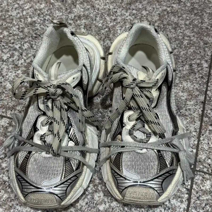 BALENCIAGA 3xl ブラック×ホワイト43