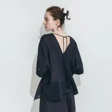 miiThaaii 미타이 코튼 키라 탑 (INK NAVY)