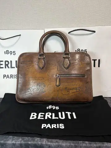 거의 새 상품 벨루티 안주르 카리그래피 브리프 케이스