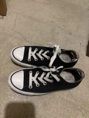 CONVERSE 블랙 스니커즈