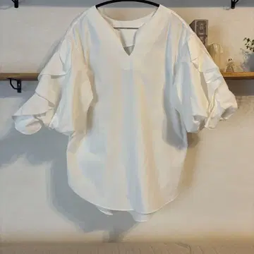 디니테코리에 블라우스 화이트