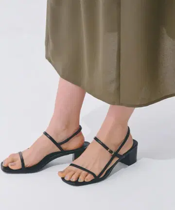 그로브 슬림 스트링 힐 샌들 블랙 L