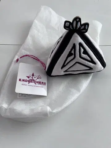 도모토 츠요시 ENDRECHERI 엔도리케리 삼각형 키체인