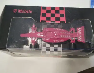 T-Mobile 레이싱 카 체크 무늬