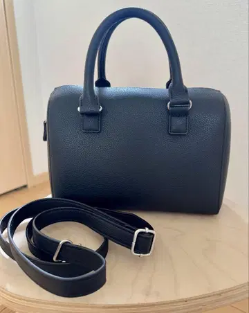 유니클로 블랙 핸드백
