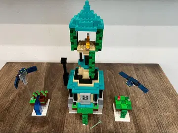 레고(LEGO) 마인크래프트 우뚝 솟은 탑 21173