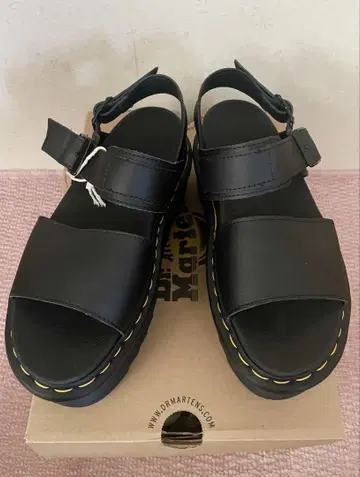 Dr.Martens VOSS QUAD 통굽 샌들 UK5 26725001