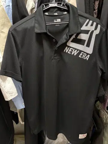 뉴에라 피케 셔츠와 숏팬츠 세트