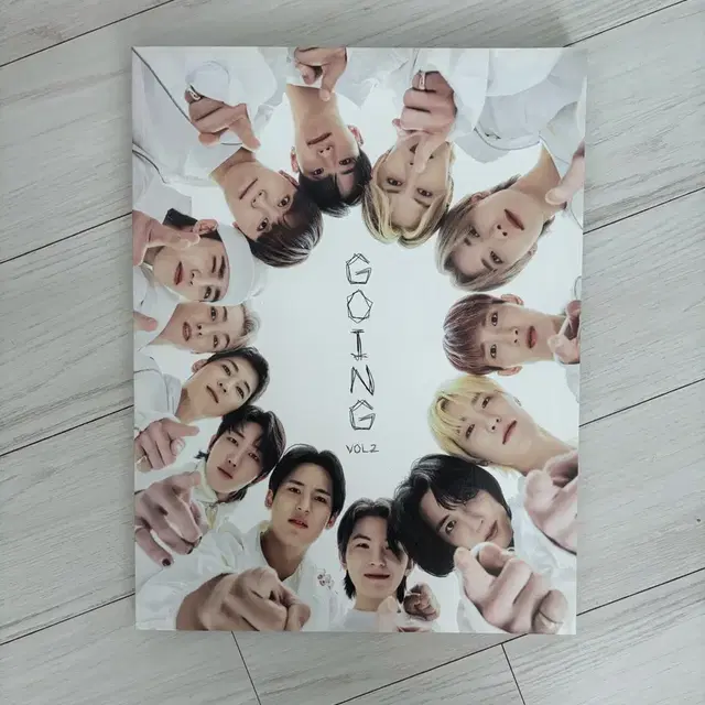 세븐틴 고잉 메거진 잡지 vol.2 양도 ((포카특전이즈위캐럿존응원봉