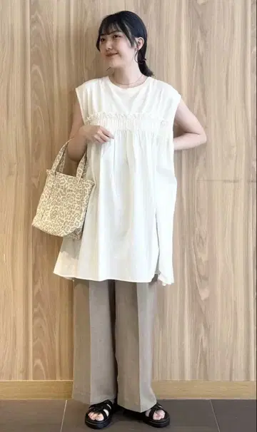새상품 LOWRYSFARM 피그먼트 절개 튜닉 아이보리