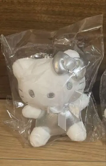 한국 산리오 키티 봉제 인형 키링 실버 중