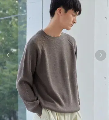 다크 브라운 리브 니트 크루넥 스웨터
