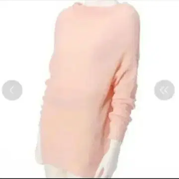 택 포함 새상품 개럴개런트 비어즐리 드롭 숄더 니트 핑크