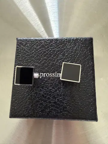 prossimo 블랙 스퀘어 커프스 링크
