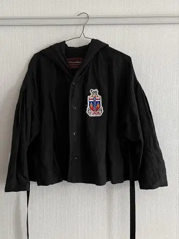빈티지풍 와펜 부착 리메이크 후드 셔츠 겉옷 블랙 구제 의류