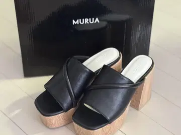MURUA 블랙 와이드 커버 튜브 샌들