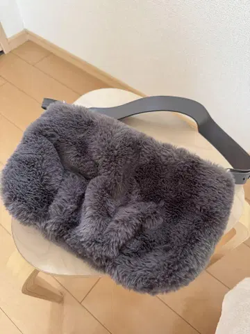 그레이 퍼 숄더백 모코모코