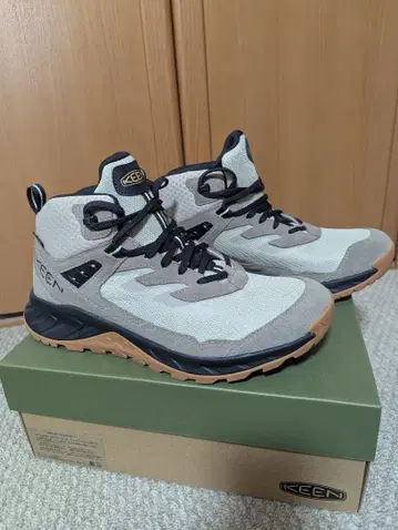 KEEN 하이 트레일 미드 워터프루프 28cm