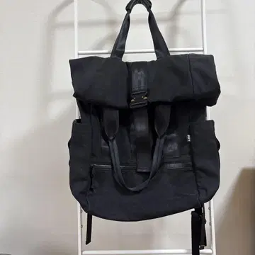 DEFY 블랙 백팩