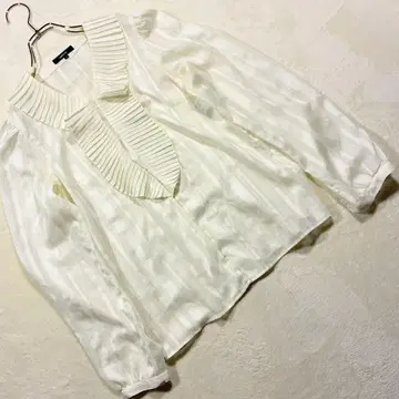 컴시즘 라메 스트라이프 프릴 디자인 블라우스 아이보리 L 사이즈