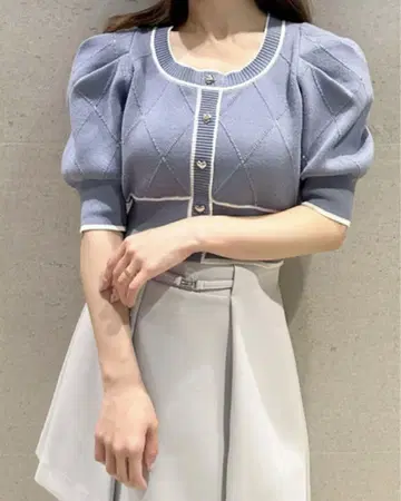 SNIDEL 퍼프 슬리브 크롭 가디건