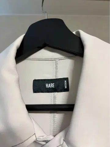 HARE 베이지 셔츠