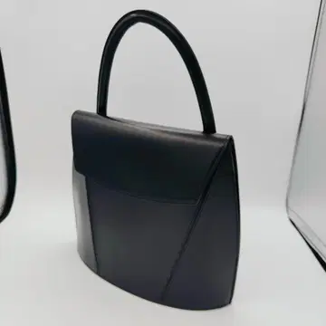 미사용급 B.stuff 소가죽 핸드백 블랙 자립형