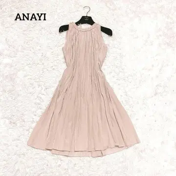 ANAYI 쉬폰 플리츠 원피스 슬리브리스 플레어 베이지