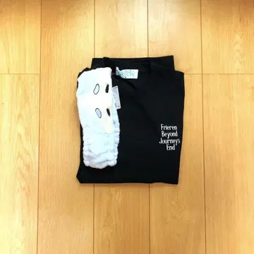 장송의 프리렌 반팔 티셔츠 아베일 헤어밴드