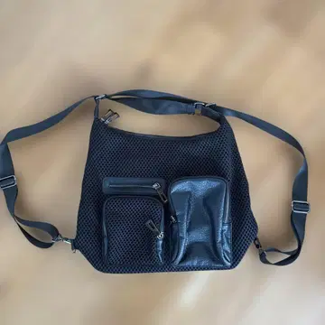 nouer 블랙 메쉬 숄더백