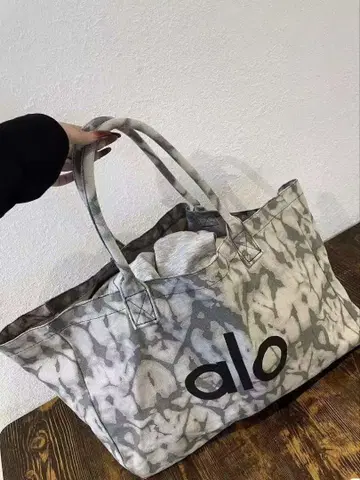 alo 마블 무늬 토트백 빅