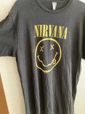 NIRVANA 스마일리 페이스 티셔츠 2016