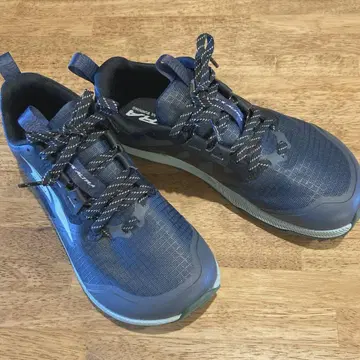 ALTRA LONEPEAK 8 우먼 24.5 cm