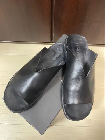 브라 인형 가죽 샌들