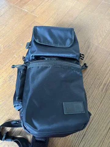 뉴에라 슬링 바디 백 12L 블랙