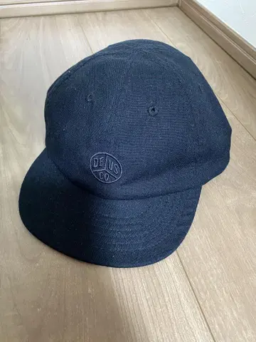 DEUS 스냅백 브림 캡