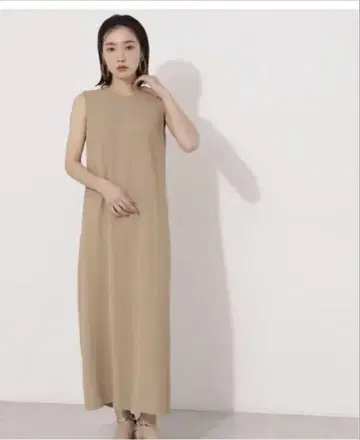 내추럴 뷰티 베이직 슬리브리스 원피스