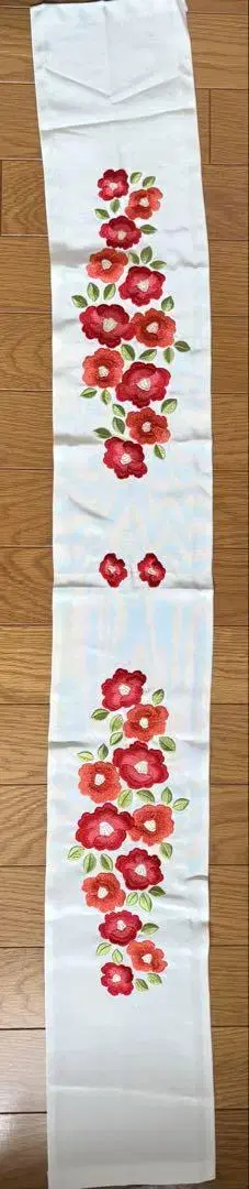 온디네 장식용 깃 꽃무늬
