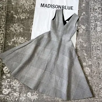 MADISONBLUE 슬리브리스 드레스 그레이 체크 무늬