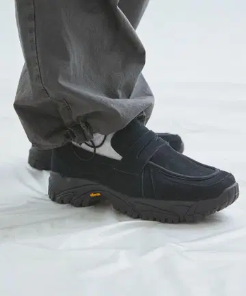 OPENING ACT / VIBRAM 밑창 스웨이드 로퍼 스니커즈