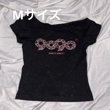 9090 걸 로고 오프 숄더 글리터 티셔츠