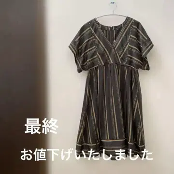 다크 그레이 골드 스트라이프 V넥 원피스