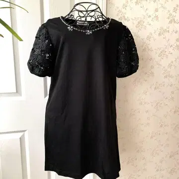 블랙 레이스 소매 튜닉