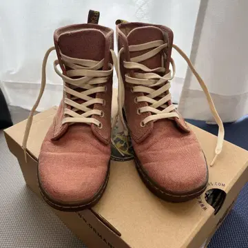 Dr. Martens 핑크 캔버스 하이컷 부츠