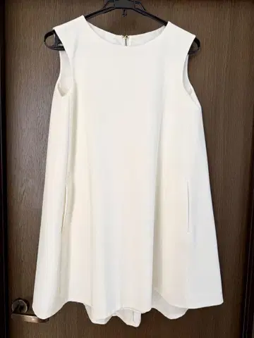 JILLSTUART (질스튜어트) 화이트 슬리브리스 A 라인 원피스