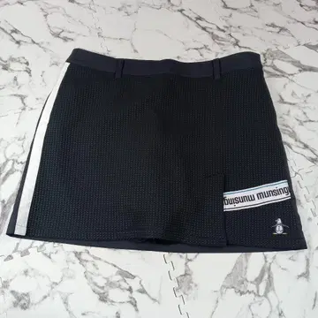 컨디션 최상 먼싱웨어 네이비 메쉬 스커트 이너 팬츠 블랙