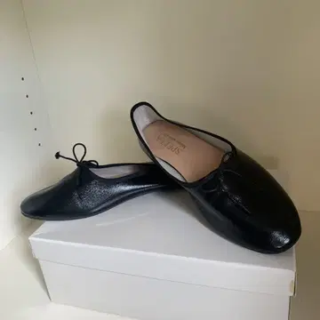 SPELTA 스펠타] 플랫 슈즈 발레 슈즈 펌프스 블랙