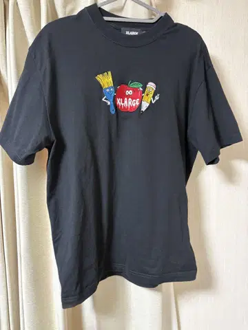 XLARGE 그래픽 티셔츠 블랙