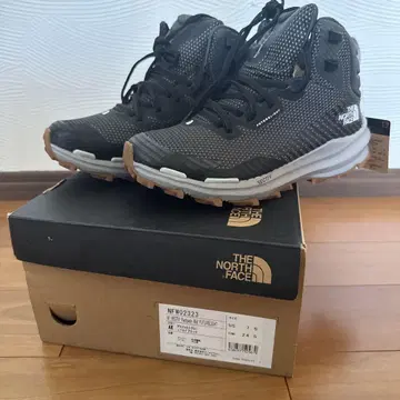 THE NORTH FACE NFW02323 아웃도어 신발 24.5cm